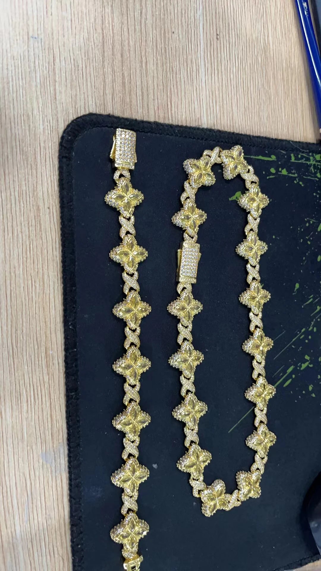 Pulsera Cuban Chain Trébol CZ – Chapada en Oro Real | Hip Hop Mujer