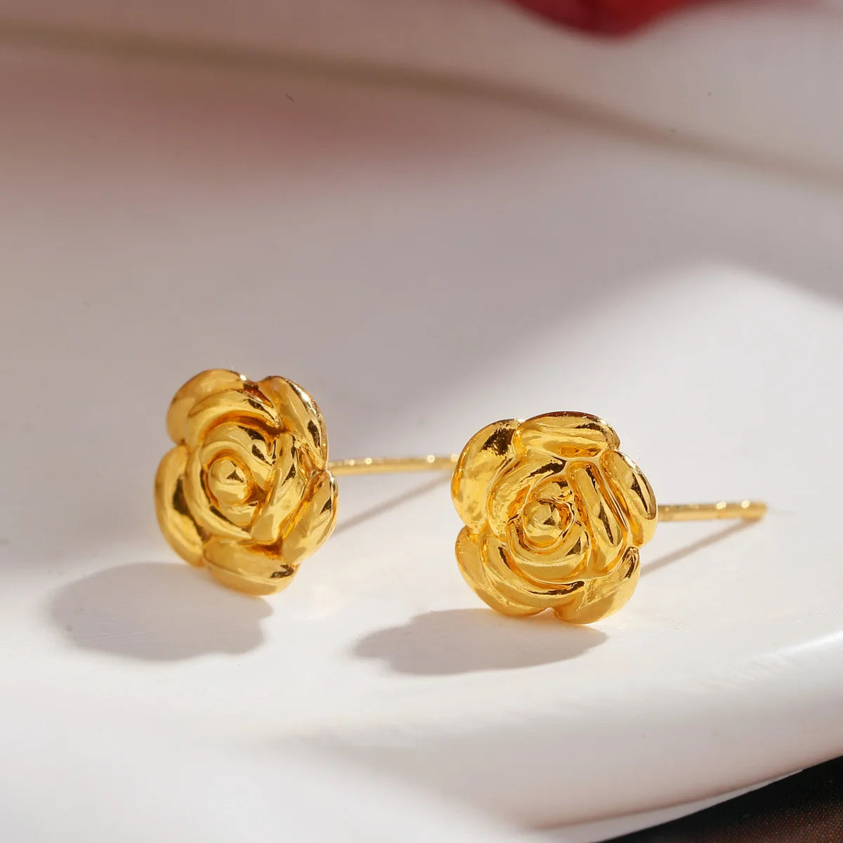 Aretes Flor Rosa – Oro Sólido 18K AU750 Hollow | Joyería Fina Mujer