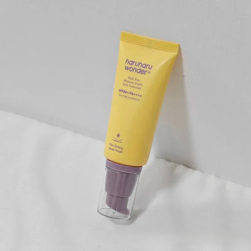 Haruharu wonde crema aislante fermentación de arroz negro físico emulsión de aislamiento químico hidrata antiadherente y ilumina