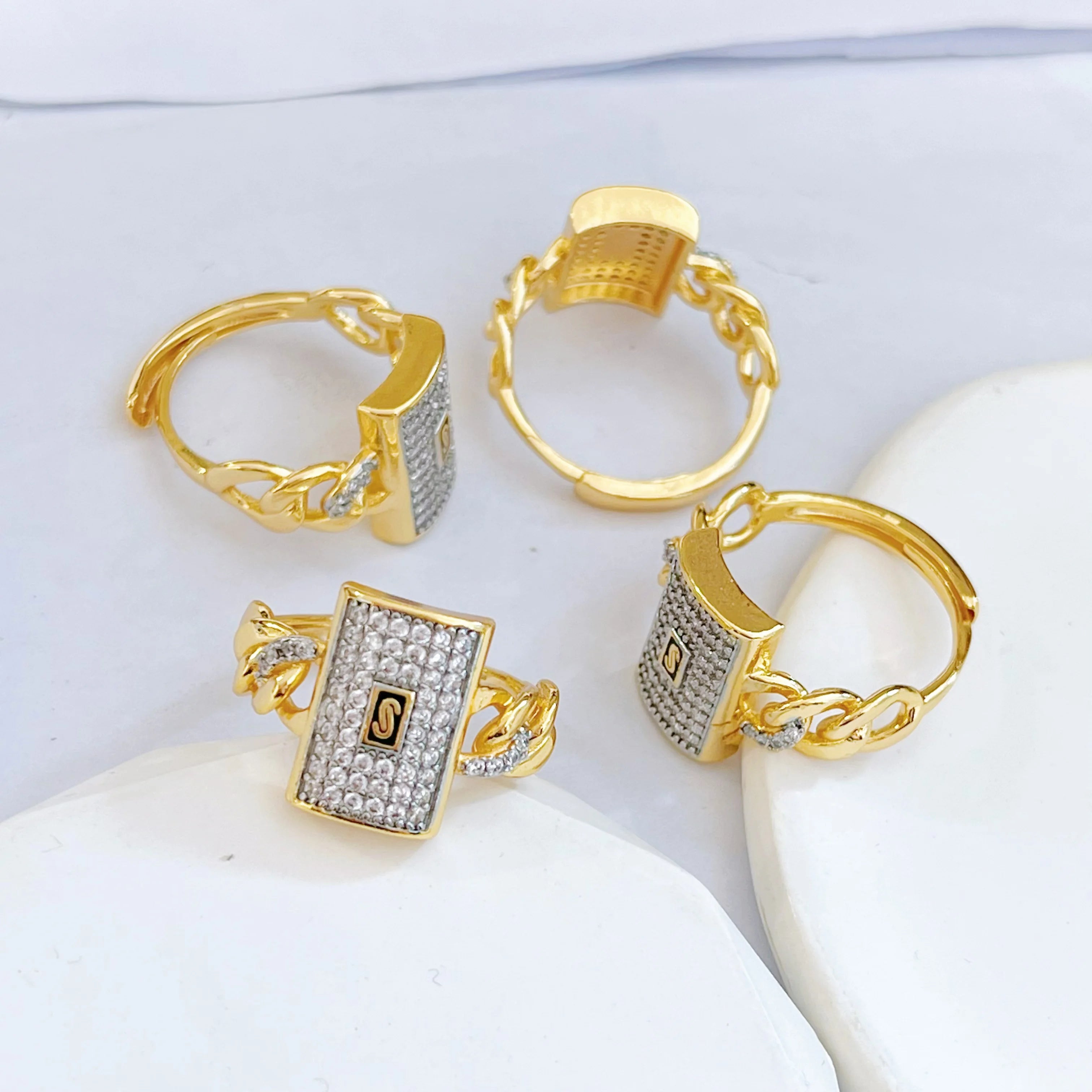 Set Joyería Laminada Oro 14K – Pendientes Mónaco Elegantes + Anillo Ajustable
